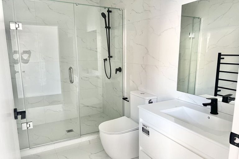 Photo of property in 2/5 Chevis Place, Pakuranga, Auckland, 2010