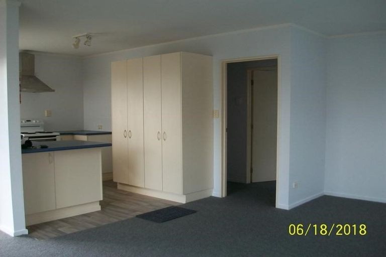 Photo of property in 1/10 Netherlands Avenue, Kelston, Auckland, 0602