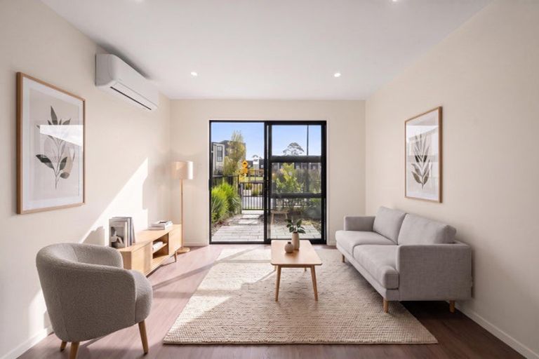 Photo of property in 43 Jabuka Street, Glen Eden, Auckland, 0602