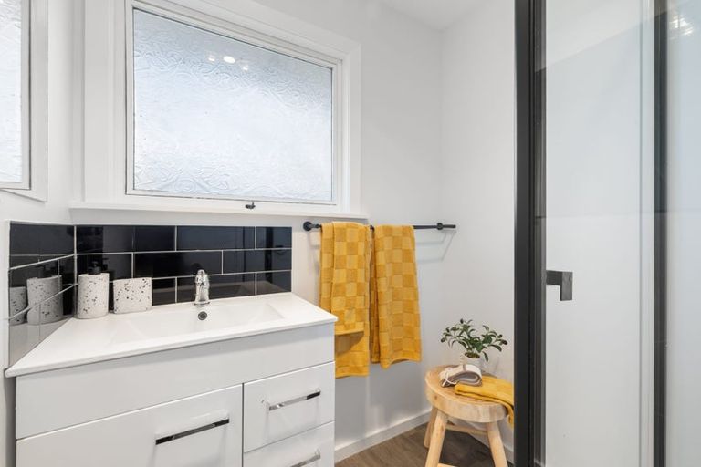 Photo of property in 8 Compton Street, Woolston, Christchurch, 8062