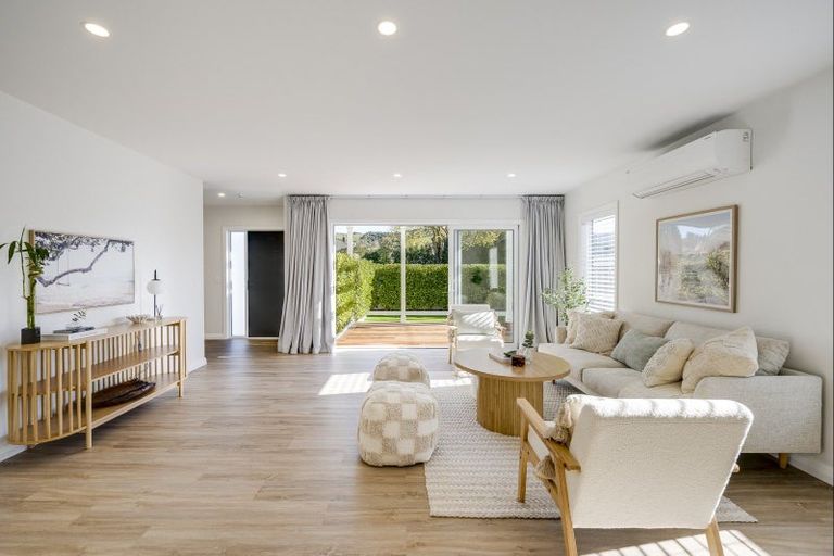 Photo of property in 9a Church Road, Taradale, Napier, 4112