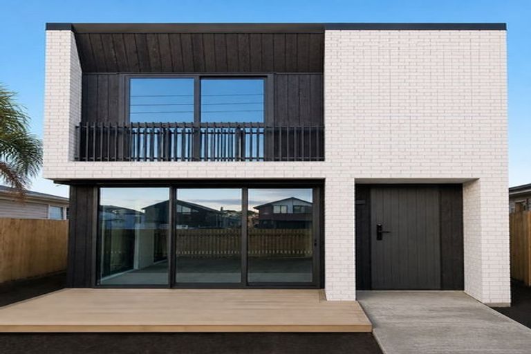 Photo of property in 251 Rangatira Road, Beach Haven, Auckland, 0626