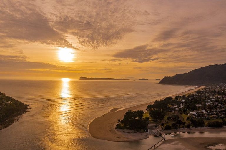 Photo of property in 48 Pauanui Beach Road, Pauanui, Hikuai, 3579