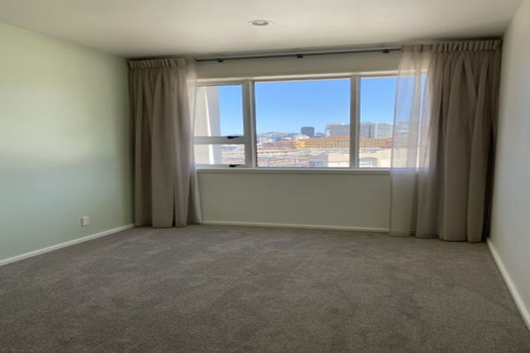 Photo of property in Stadium Garden Flats, 317/107 Thorndon Quay, Pipitea, Wellington, 6011