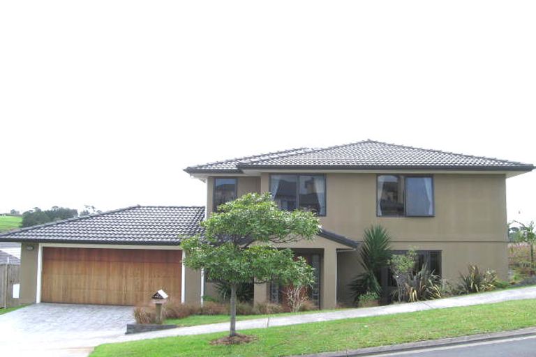Photo of property in 32 Chadlington Avenue, Henderson, Auckland, 0612