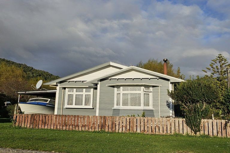 Photo of property in 53 Nelson Quay, Cobden, Greymouth, 7802