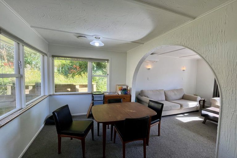 Photo of property in 28 Batchelor Street, Newlands, Wellington, 6037