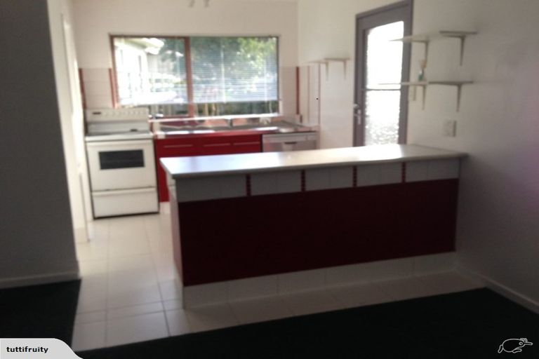 Photo of property in 2/20a Chivalry Road, Glenfield, Auckland, 0629