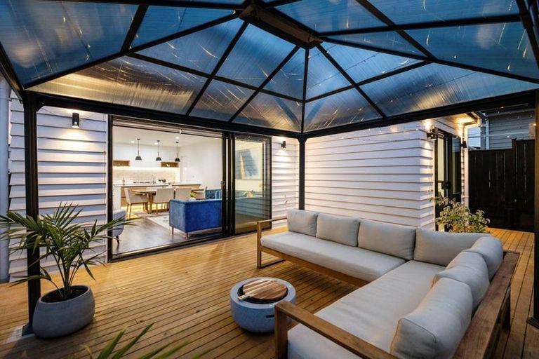 Photo of property in 4 Puruatanga Drive, Flat Bush, Auckland, 2019