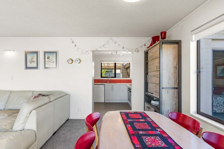 Photo of property in 408 Ocean Road, Whangamata, 3620