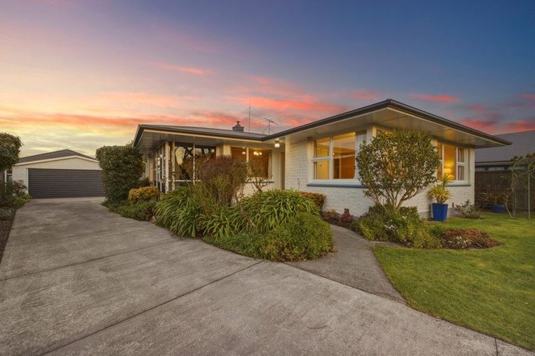 Photo of property in 20 Ramore Place, Redwood, Christchurch, 8051
