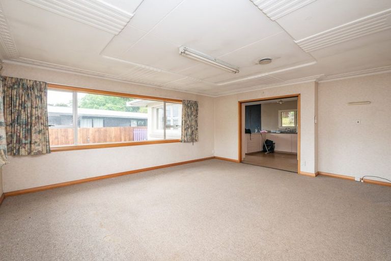 Photo of property in 184 Main South Road, Green Island, Dunedin, 9018