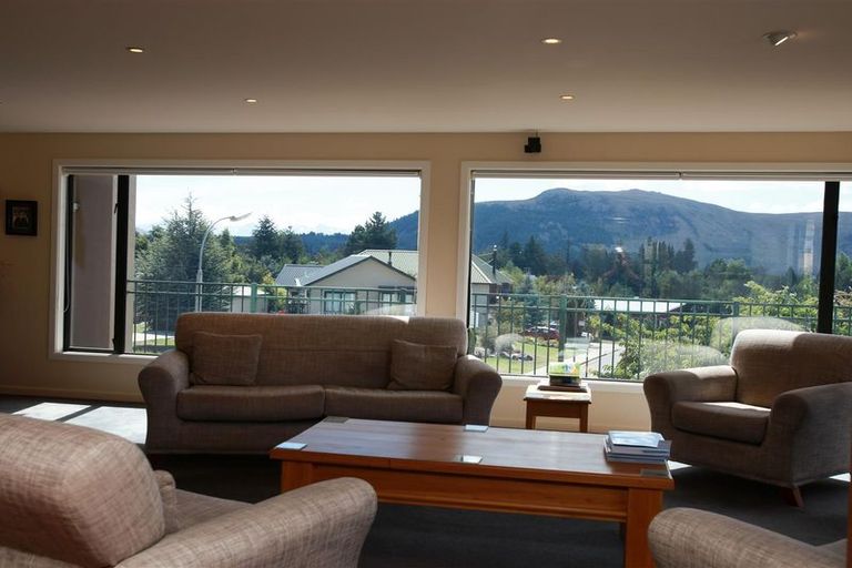 Photo of property in 12 Hamilton Drive, Lake Tekapo, 7999