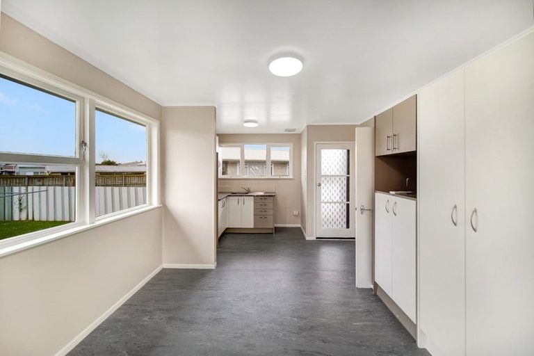 Photo of property in 19 Convair Crescent, Mangere, Auckland, 2022
