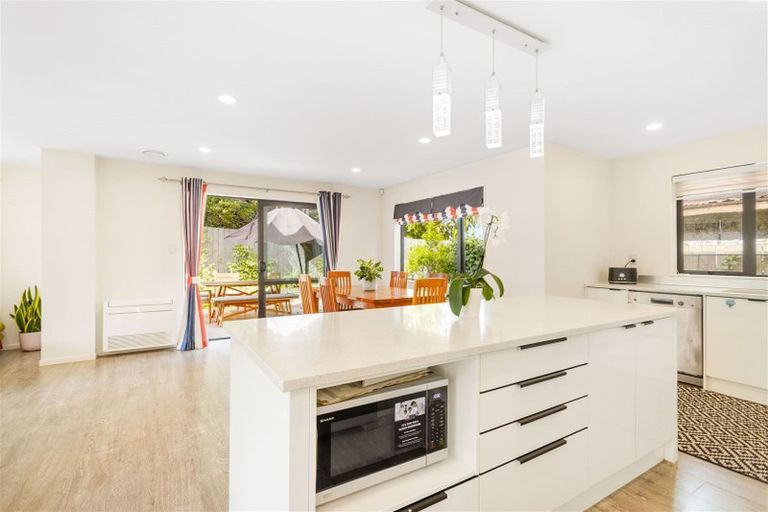 Photo of property in 14 Kotuku Street, Te Atatu Peninsula, Auckland, 0610