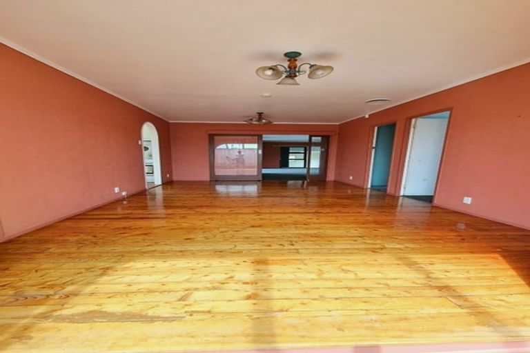 Photo of property in 51 Clevedon Road, Papakura, 2110