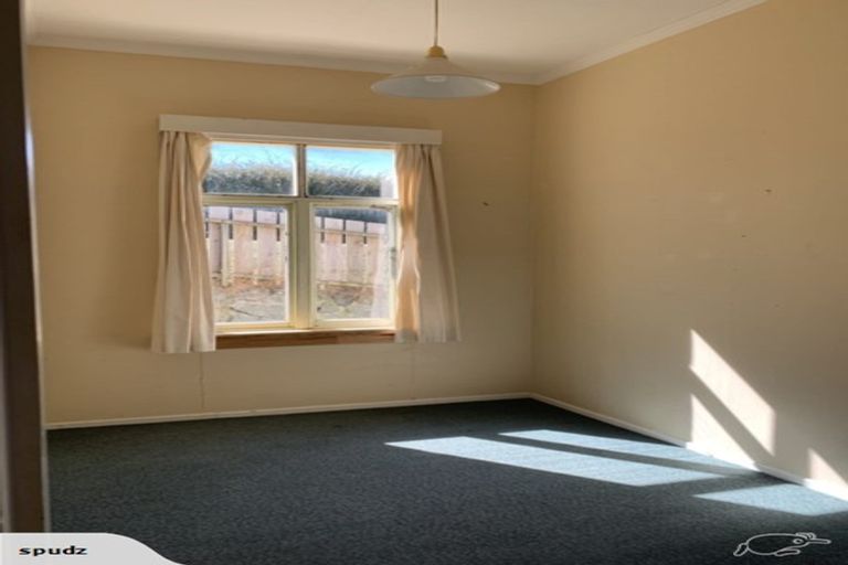 Photo of property in 45 Sutherland Road, Melrose, Wellington, 6023