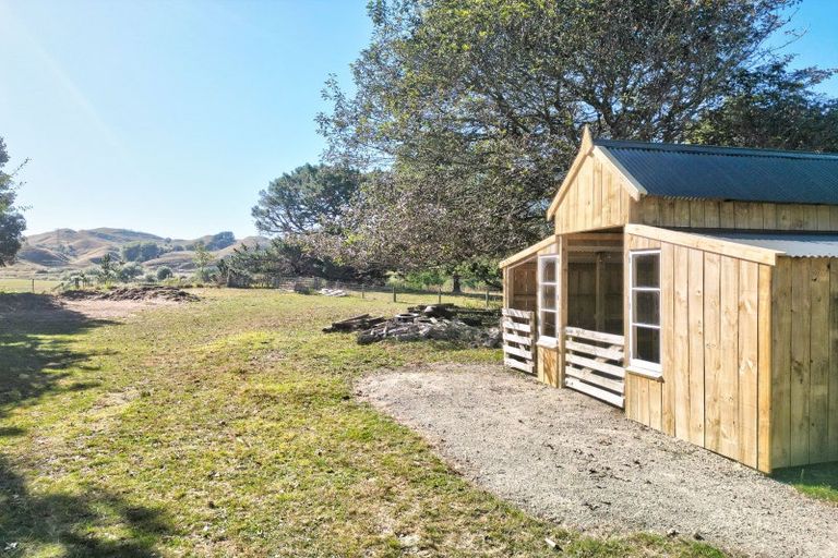 Photo of property in 943 Ruatangata Road, Whangaehu, Whanganui, 4581