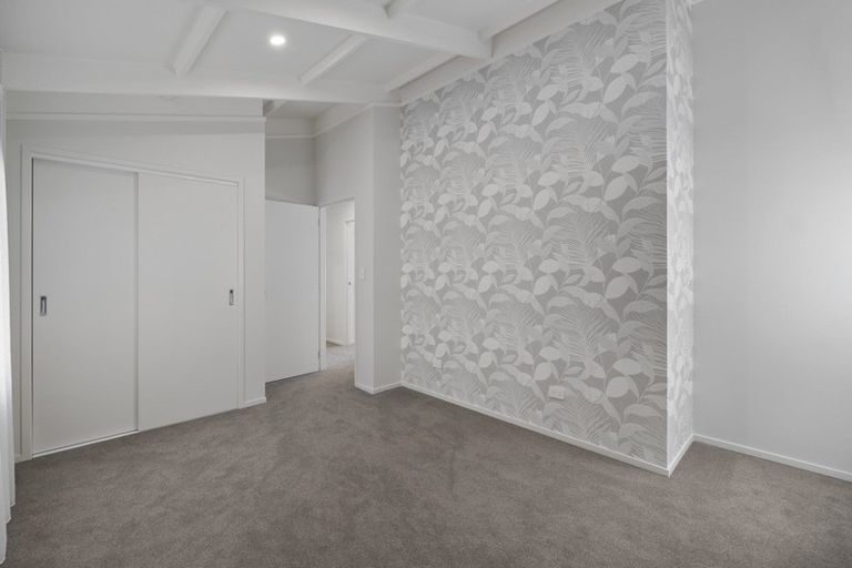 Photo of property in 96 Eliot Street, New Plymouth, 4310