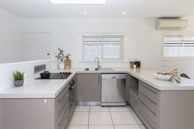 Photo of property in 1/15 Knowles Street, St Albans, Christchurch, 8052