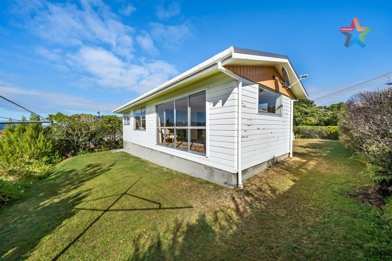 Photo of property in 47 Pekanga Road, Normandale, Lower Hutt, 5010