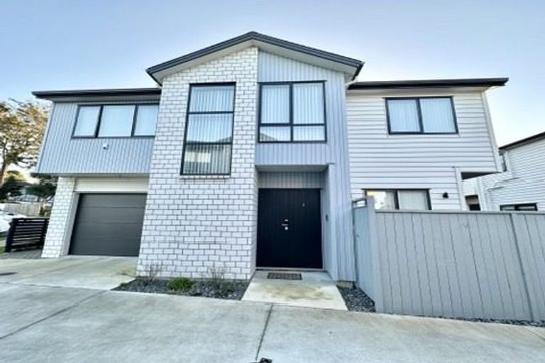 Photo of property in 12c Borrowdace Avenue, Botany Downs, Auckland, 2010