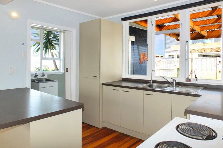 Photo of property in 26 Pratt Avenue, Foxton Beach, Foxton, 4815