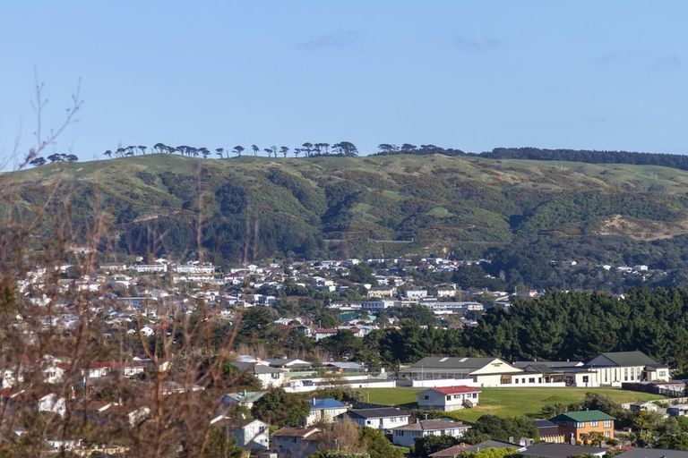 Photo of property in 22 Staysail Place, Whitby, Porirua, 5024