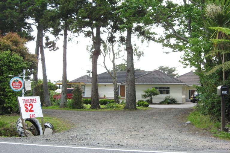 Photo of property in 152 Old North Road, Kumeu, 0892
