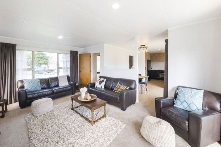 Photo of property in 80 John F Kennedy Drive, Milson, Palmerston North, 4414