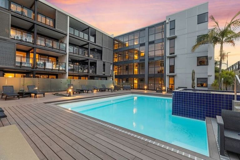 Photo of property in 2-06/424 Maunganui Road, Mount Maunganui, 3116