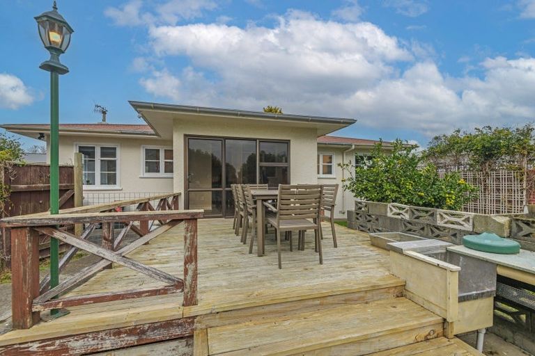 Photo of property in 11 Moray Place, Highbury, Palmerston North, 4412