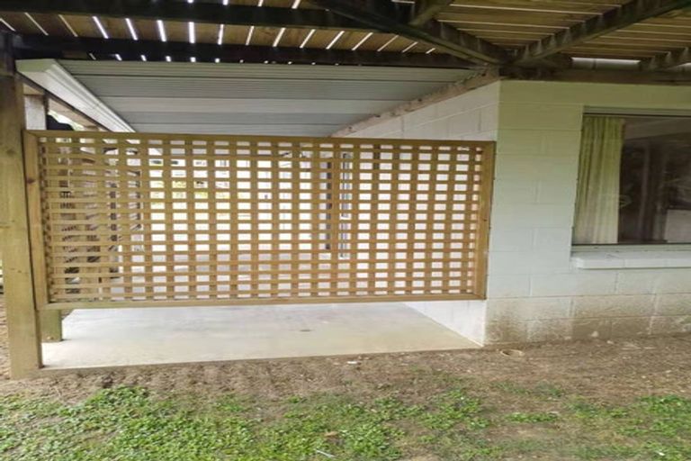 Photo of property in 1/46 John Dee Crescent, Red Beach, 0932