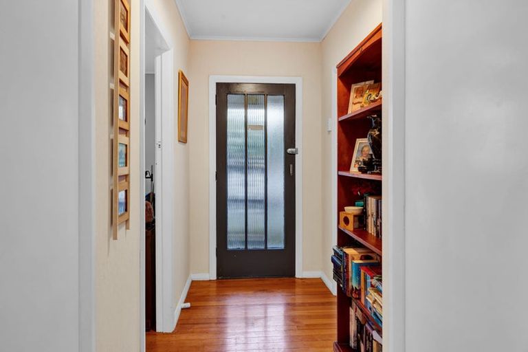 Photo of property in 6 Brookes Terrace, Waitara, 4320