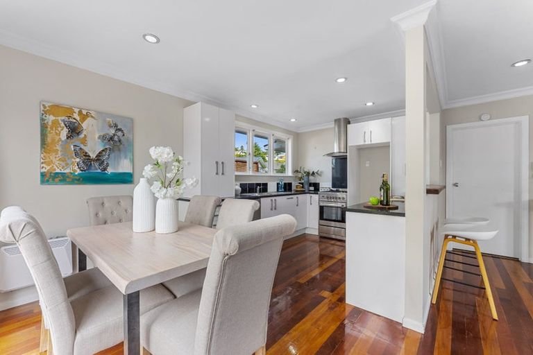 Photo of property in 1/5 Compton Street, Hillcrest, Auckland, 0627