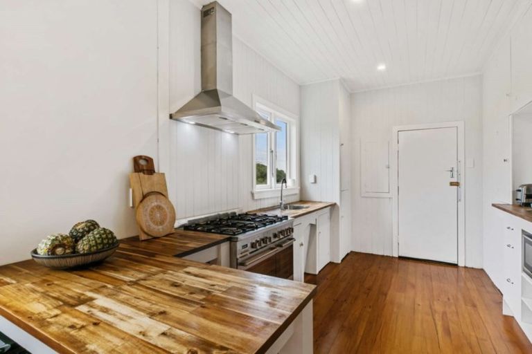 Photo of property in 14 South Avenue, Kaukapakapa, 0871