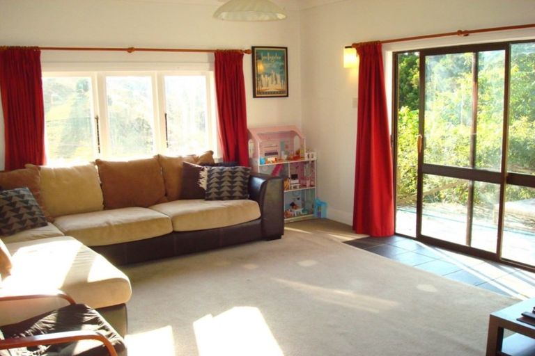 Photo of property in 72 Cogswell Road, Raglan, 3295