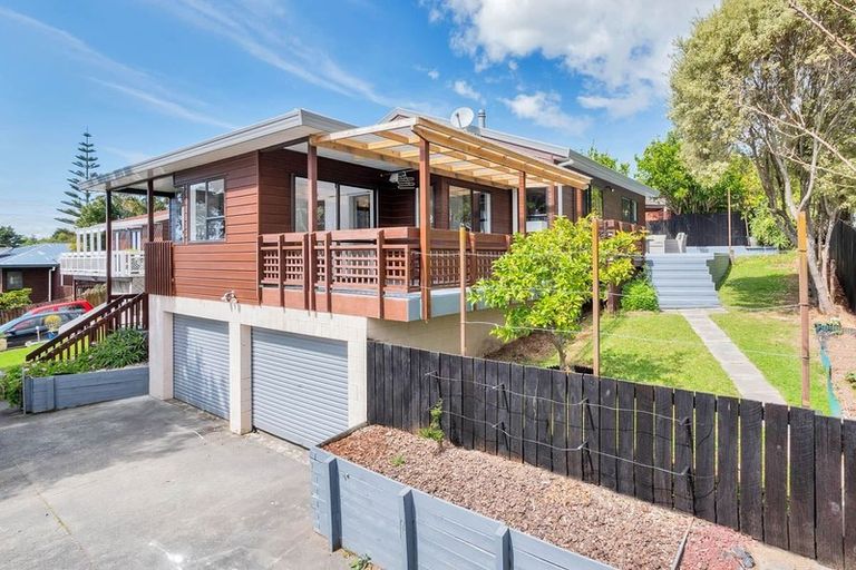 Photo of property in 2/22 Bronzewing Terrace, Unsworth Heights, Auckland, 0632