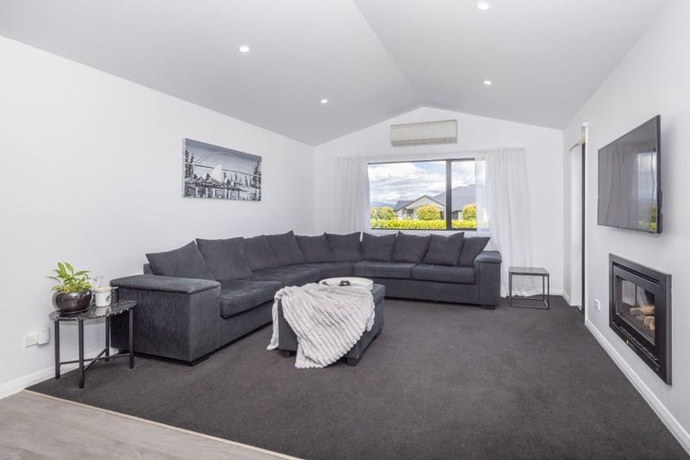 Photo of property in 2 Oak Ridge Drive, Te Awamutu, 3800