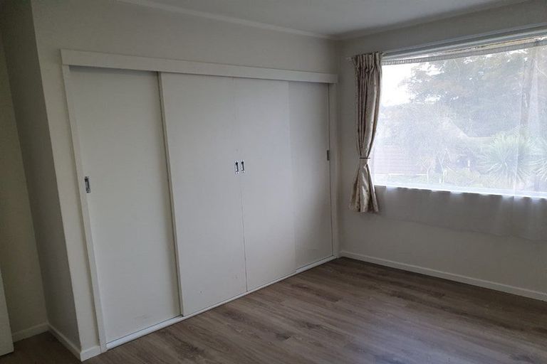 Photo of property in 2/5 Oates Road, Glen Eden, Auckland, 0602