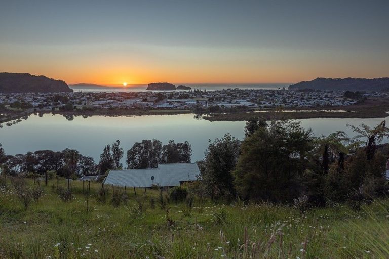 Photo of property in 25 Manuka Drive, Whangamata, 3691