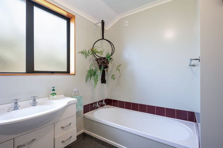 Photo of property in 6 Whiting Drive, Wakefield, 7025
