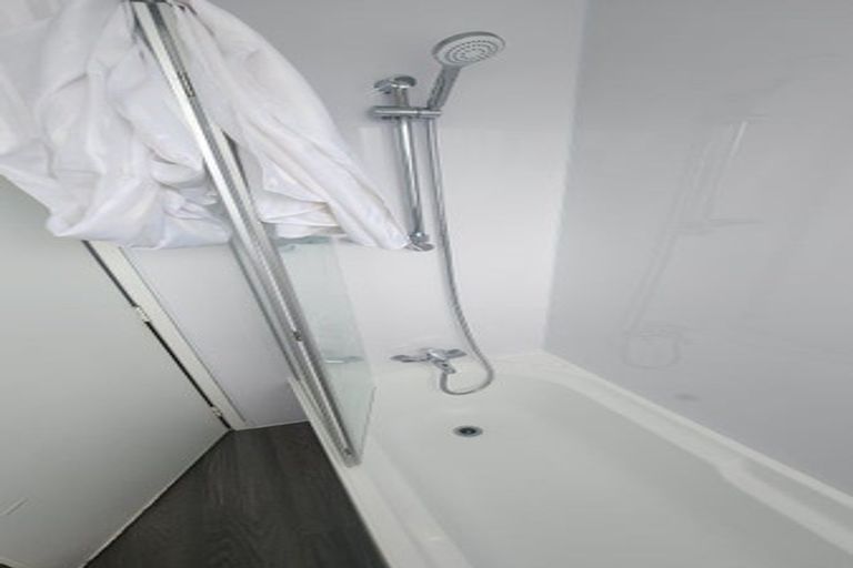 Photo of property in 2/24 Station Road, Takanini, 2112