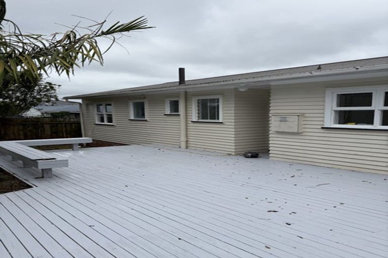 Photo of property in 2/3 Elliott Avenue, Bayview, Auckland, 0629