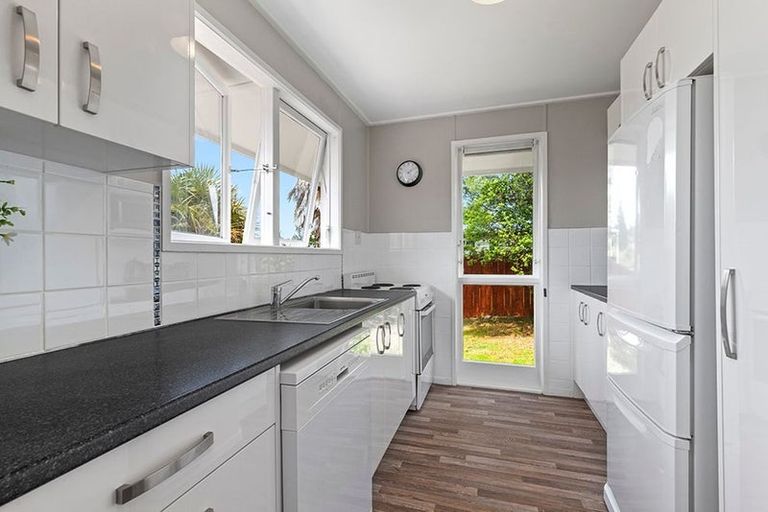 Photo of property in 39 Totara Street, Waiuku, 2123