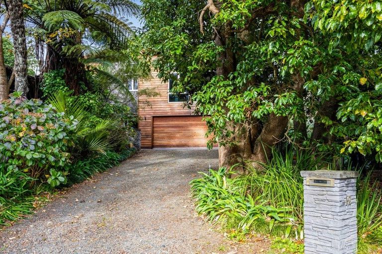 Photo of property in 12 Leatham Avenue, Strandon, New Plymouth, 4312