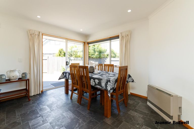 Photo of property in 76b Albert Street, Palmerston North, 4414