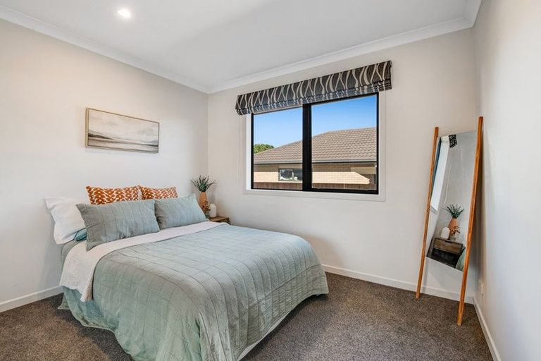 Photo of property in 7 Raabia Close, Parakai, 0830
