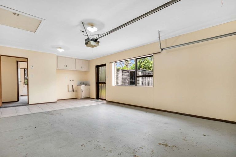 Photo of property in 2/12 Penrhyn Place, Mount Maunganui, 3116