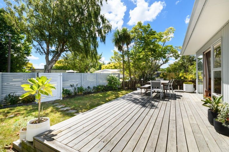 Photo of property in 75 Ruamahanga Crescent, Terrace End, Palmerston North, 4410